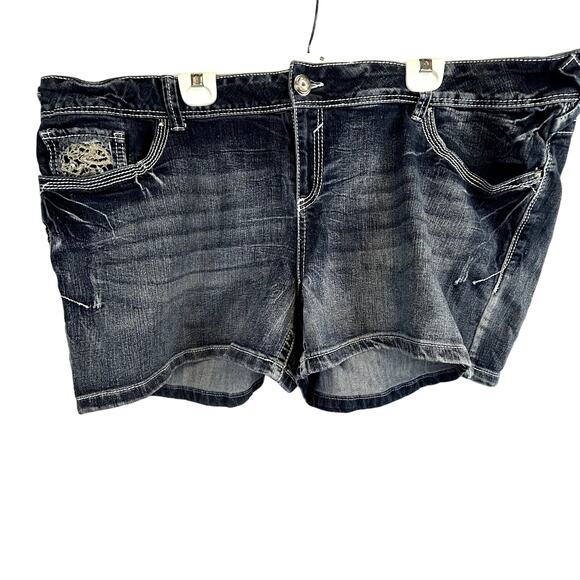 Short & Sexy Series Shorts women size 24 blue denim grunge  mom jean shorts - Picture 1 of 13